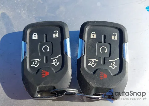 2019 Chevrolet Suburban Premier z USA, uszkodzony, nr VIN 1GNSCJKC5KR199873